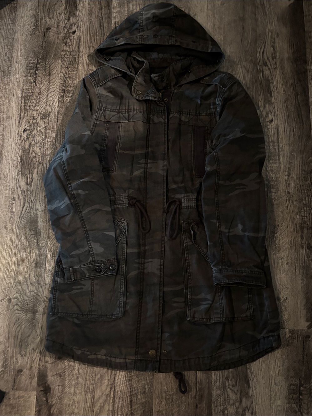 American Eagle Outfitters Hooded Cargo Coat - Black/Gray Camo - Size Medium